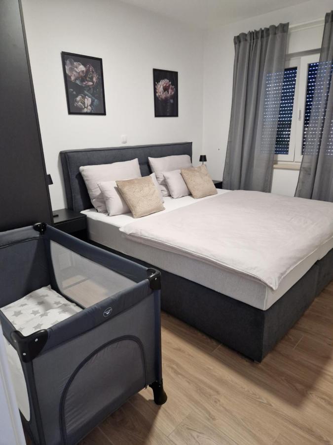 Deluxe Apartment Mila ニン エクステリア 写真