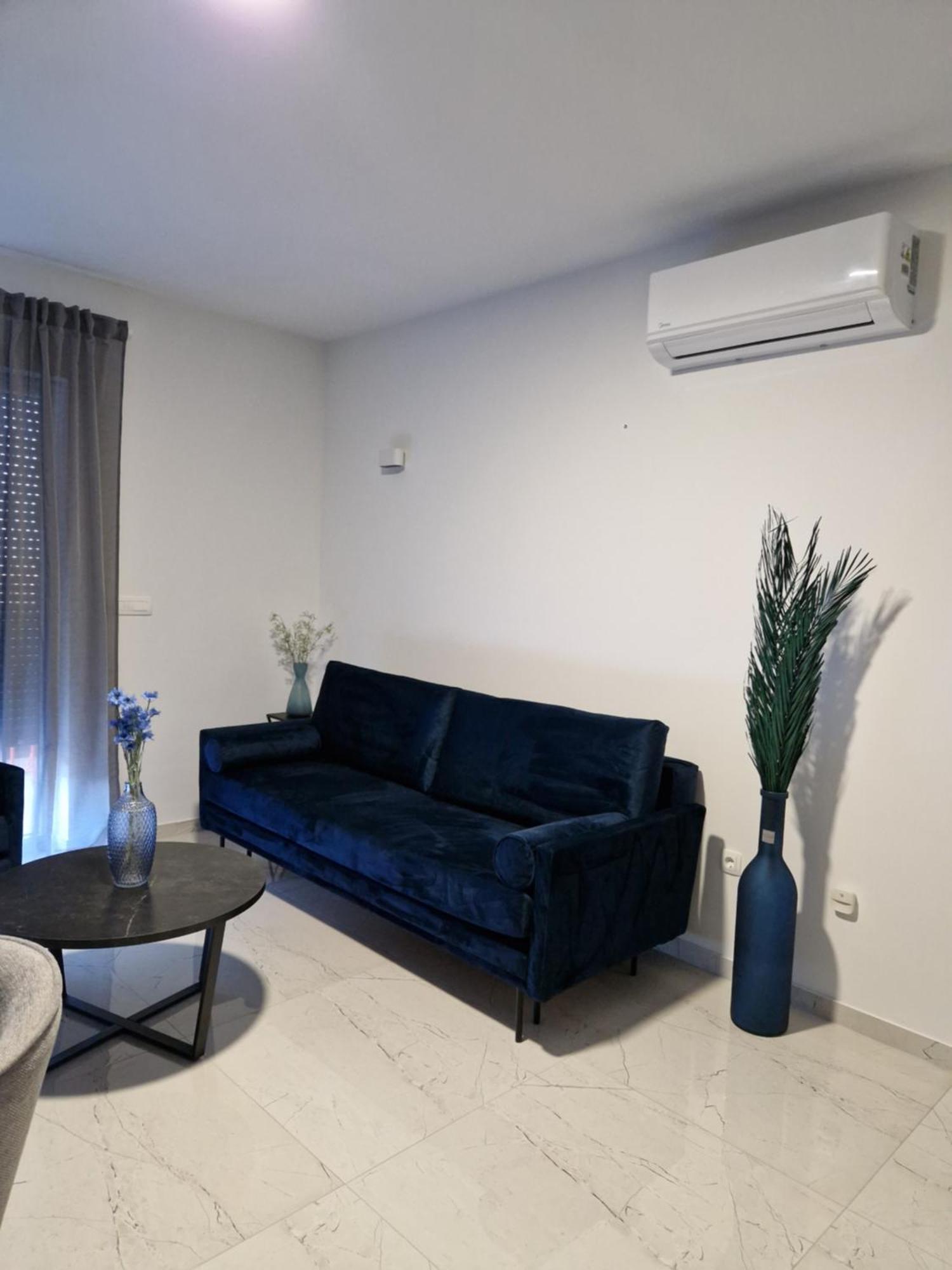 Deluxe Apartment Mila ニン エクステリア 写真