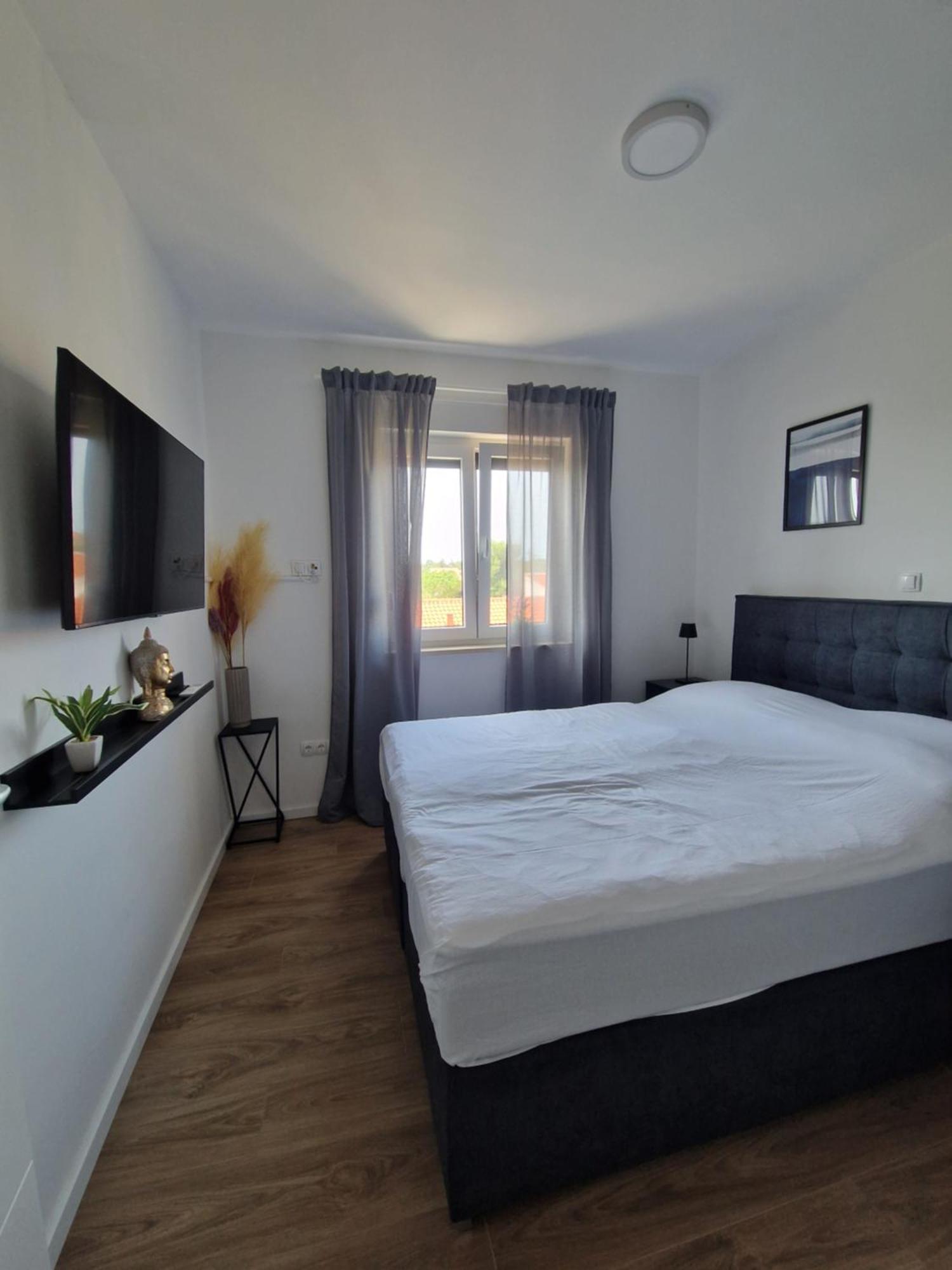 Deluxe Apartment Mila ニン エクステリア 写真