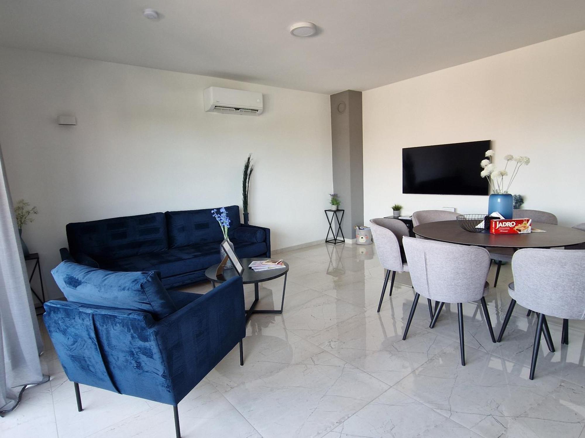 Deluxe Apartment Mila ニン エクステリア 写真